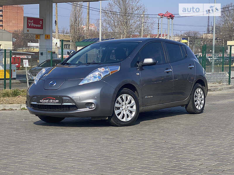 2014 NISSAN Leaf