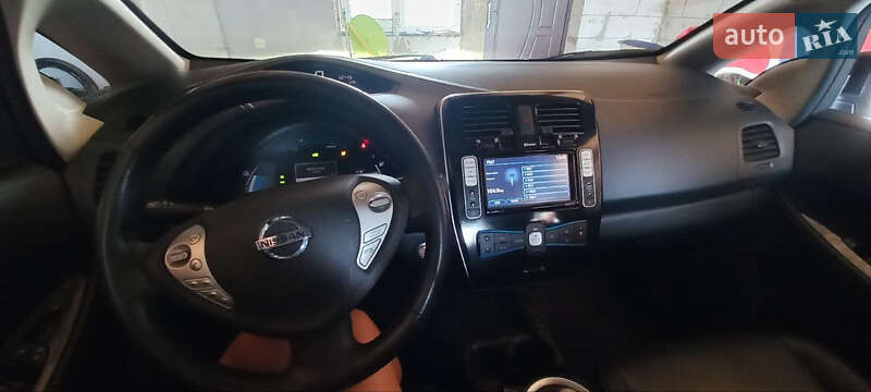 2014 nissan leaf