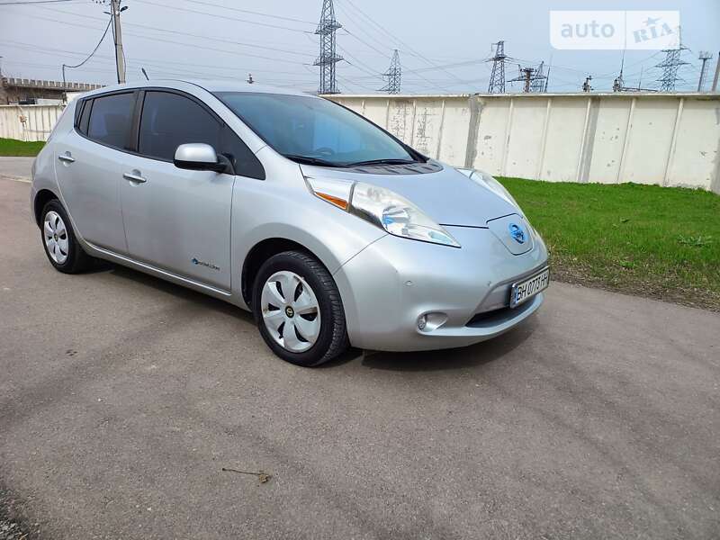 2014 nissan leaf