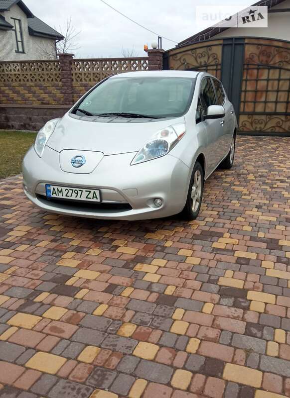 2014 nissan leaf