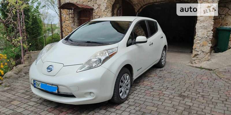 2014 nissan leaf