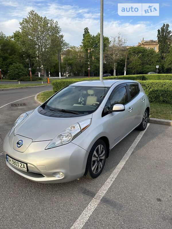 2014 nissan leaf