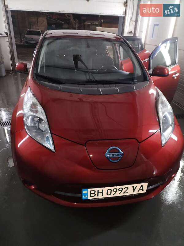 2014 nissan leaf