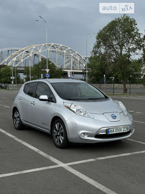 2015 nissan leaf