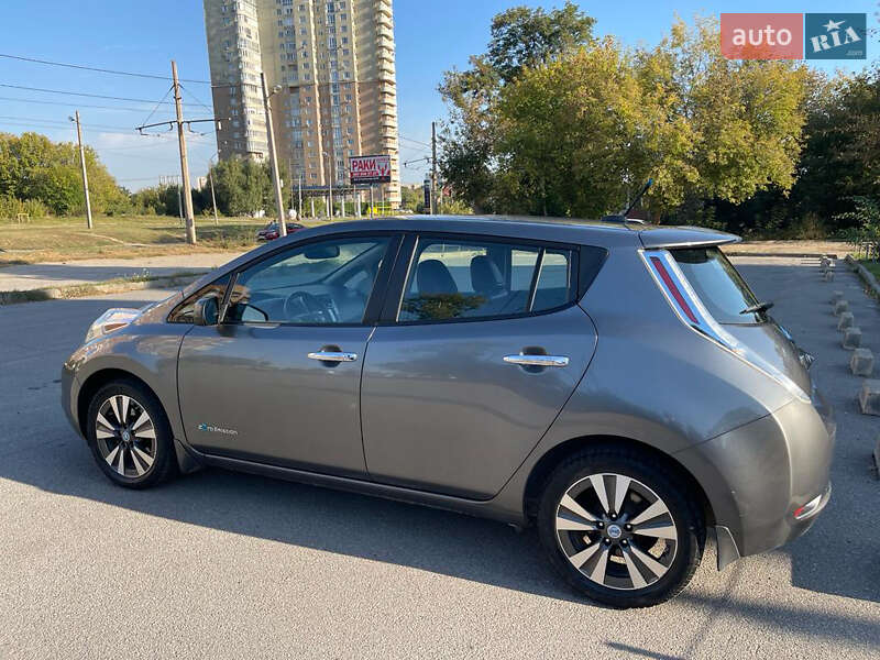 2014 nissan leaf