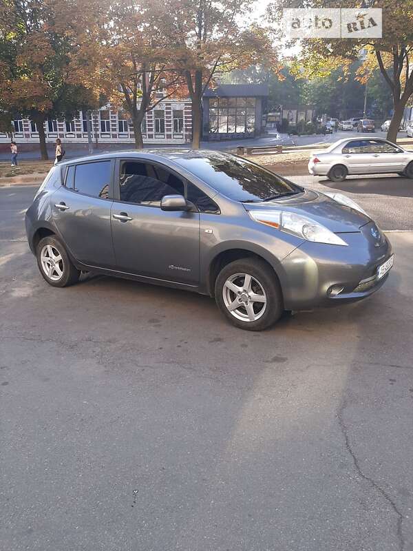 2014 nissan leaf