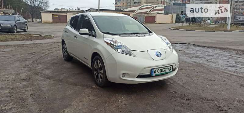 2015 nissan leaf