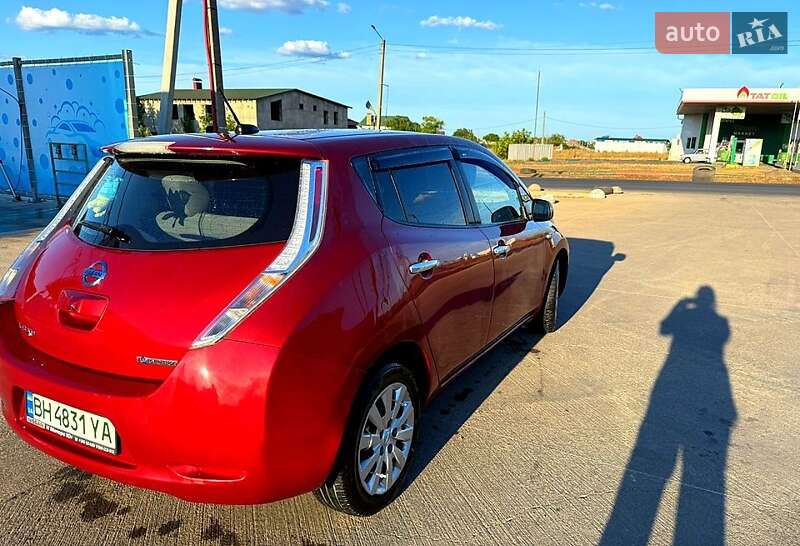2015 nissan leaf