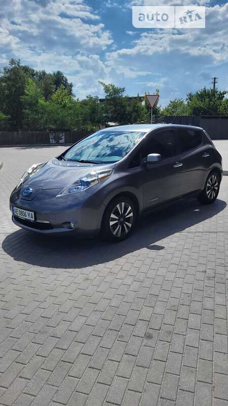 2015 nissan leaf
