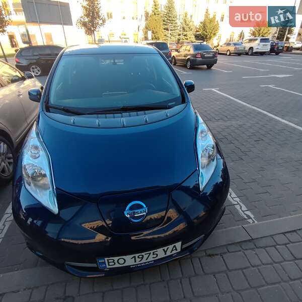2016 nissan leaf