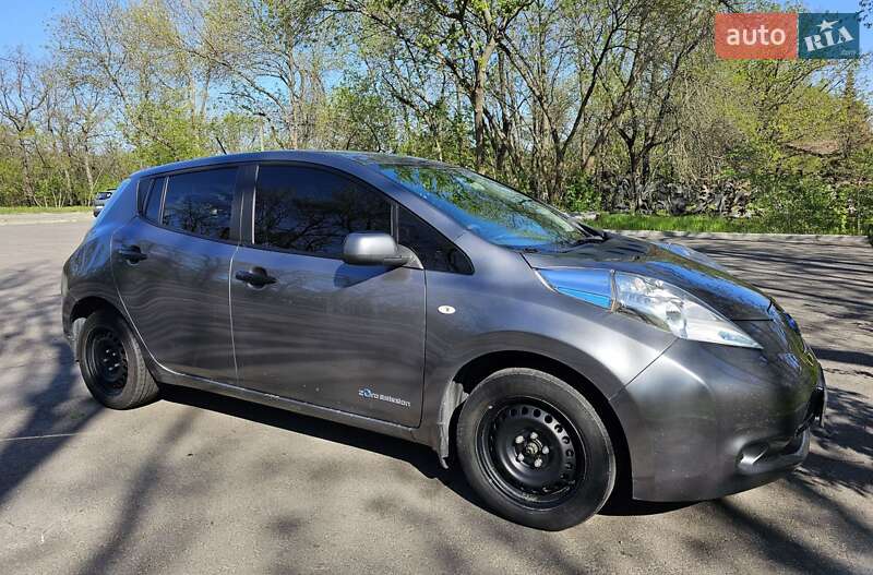 2016 nissan leaf