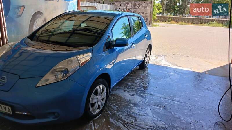 2014 nissan leaf