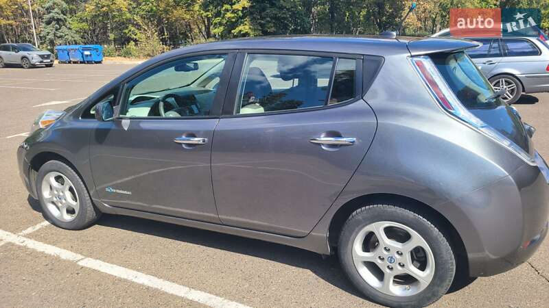 2014 nissan leaf