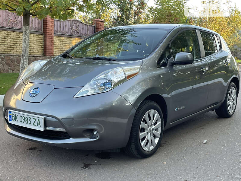 2014 nissan leaf