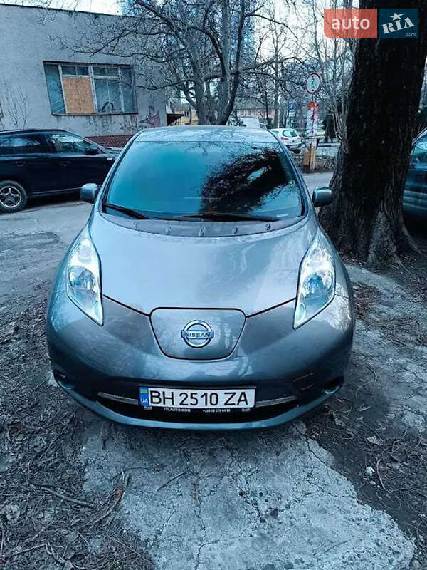 2014 nissan leaf