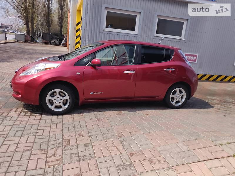 2014 nissan leaf