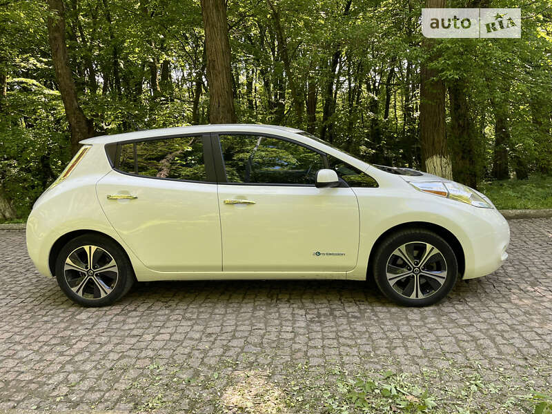 2014 nissan leaf