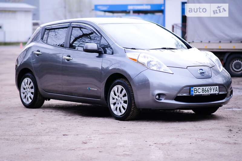 2014 nissan leaf