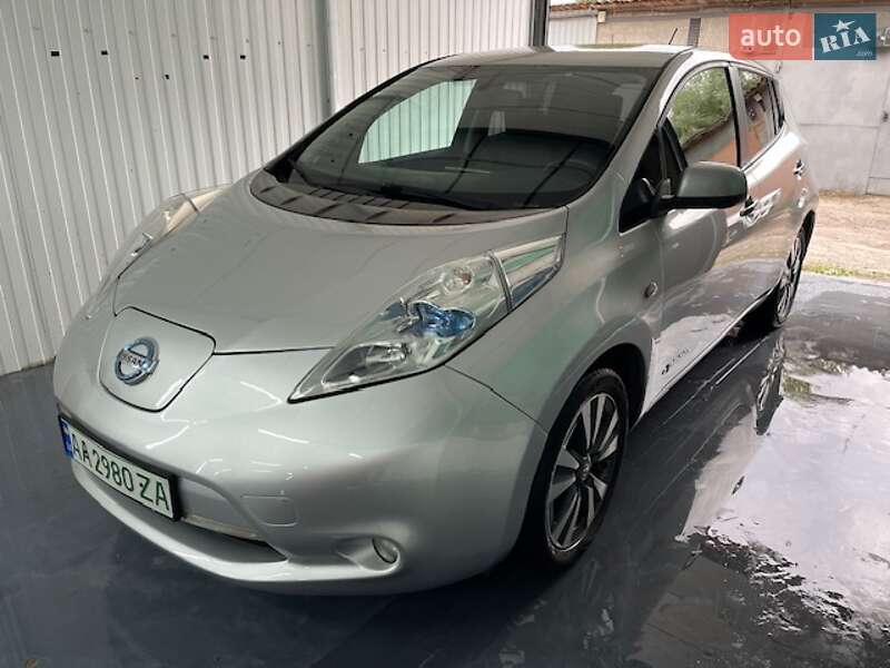 2015 nissan leaf