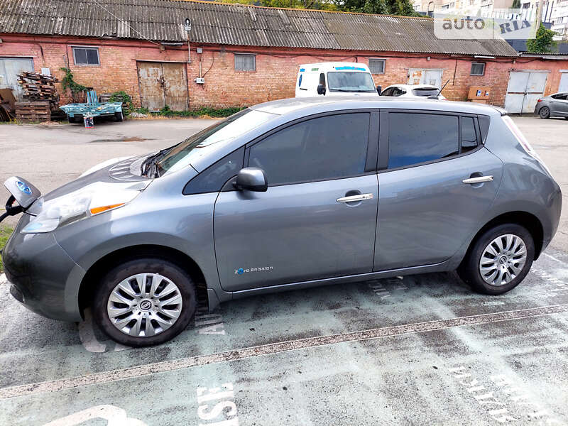 2016 nissan leaf