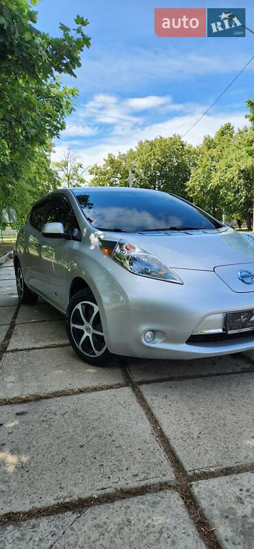 2014 nissan leaf