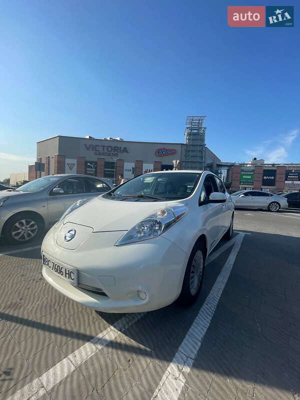 2014 nissan leaf