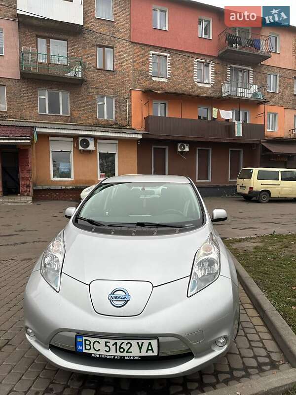 2014 nissan leaf
