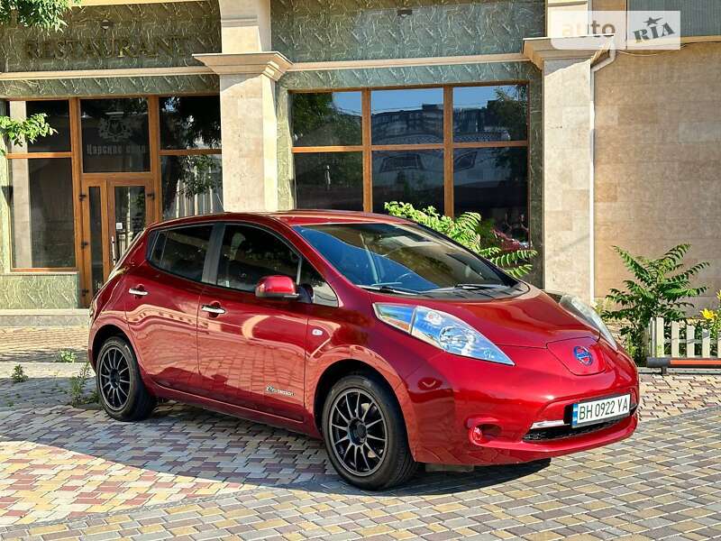 2014 nissan leaf