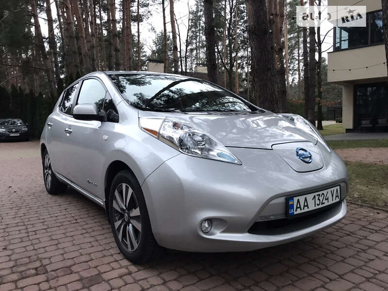 2015 nissan leaf