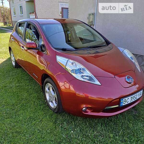 2014 nissan leaf