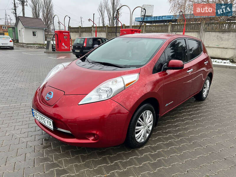 2015 NISSAN Leaf
