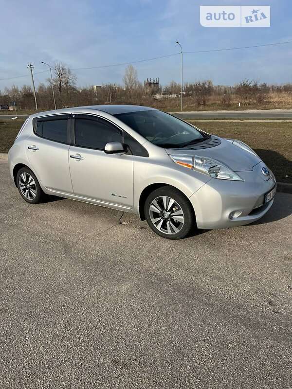 2014 nissan leaf