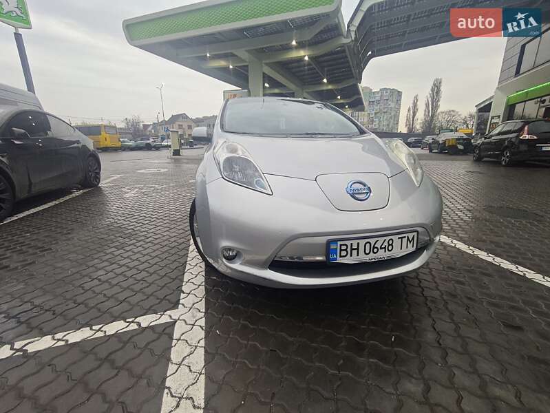 2014 nissan leaf