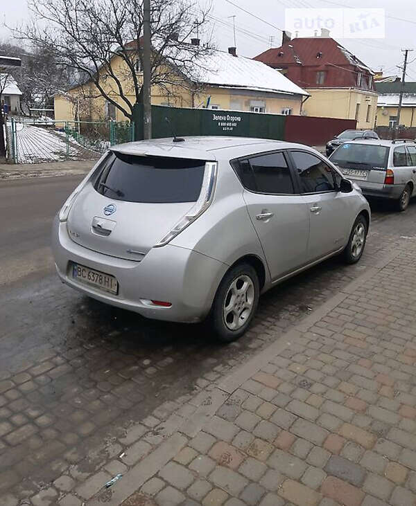 2014 nissan leaf
