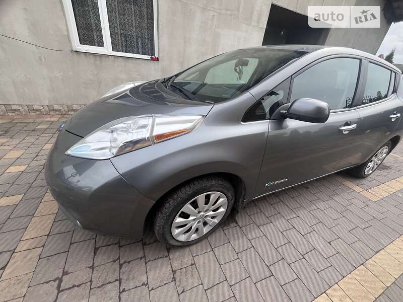 2016 nissan leaf