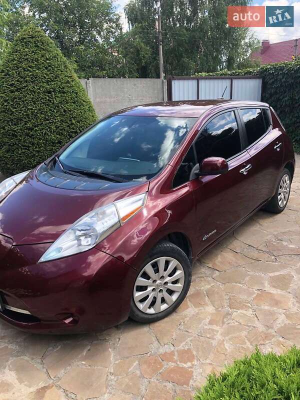 2016 nissan leaf