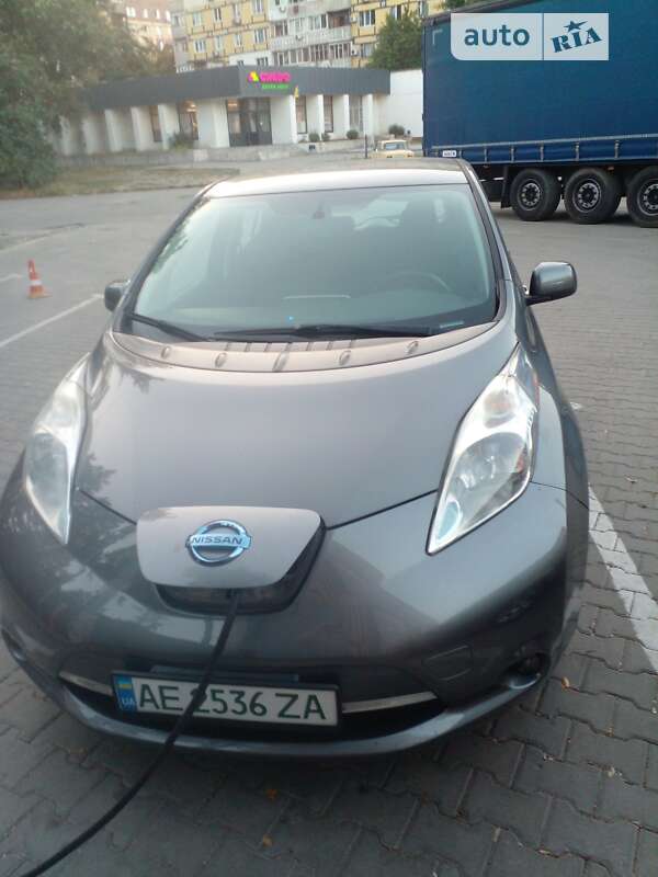 2016 nissan leaf