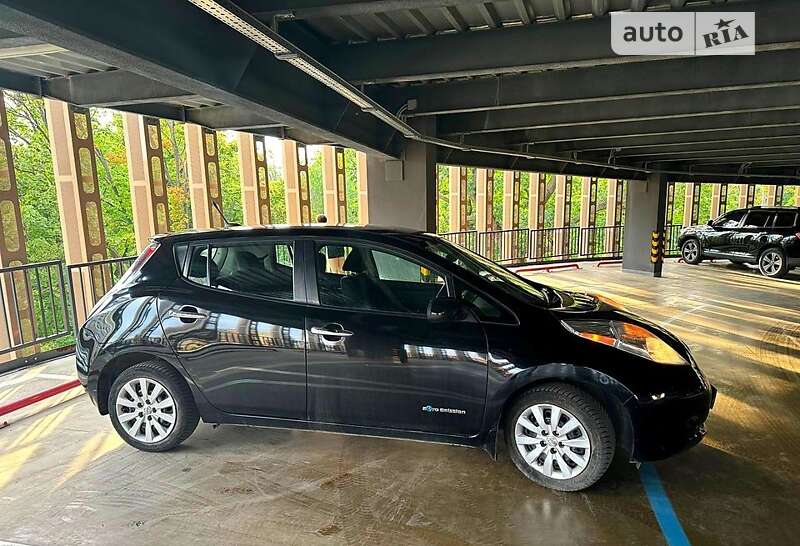 2014 nissan leaf