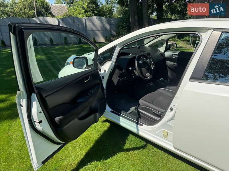 2014 nissan leaf