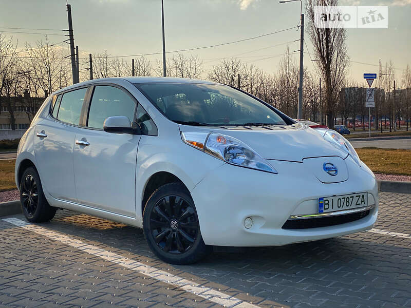 2015 nissan leaf