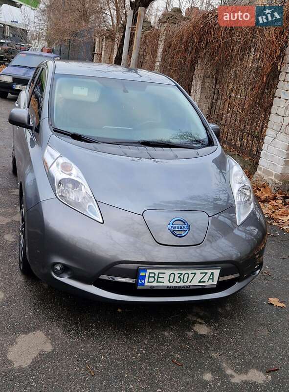 2014 nissan leaf