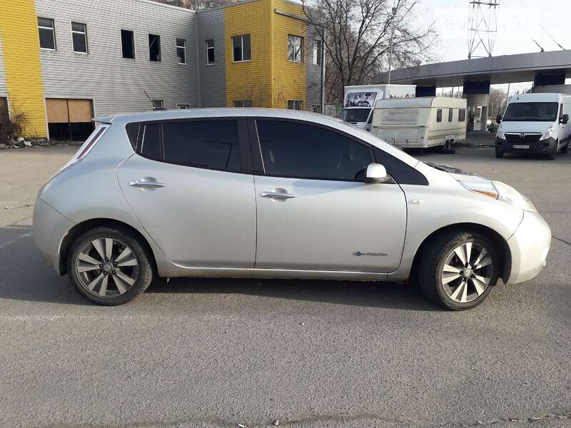 2015 nissan leaf