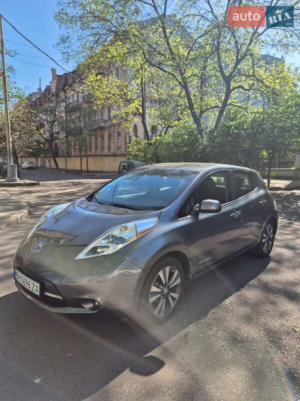 2015 nissan leaf