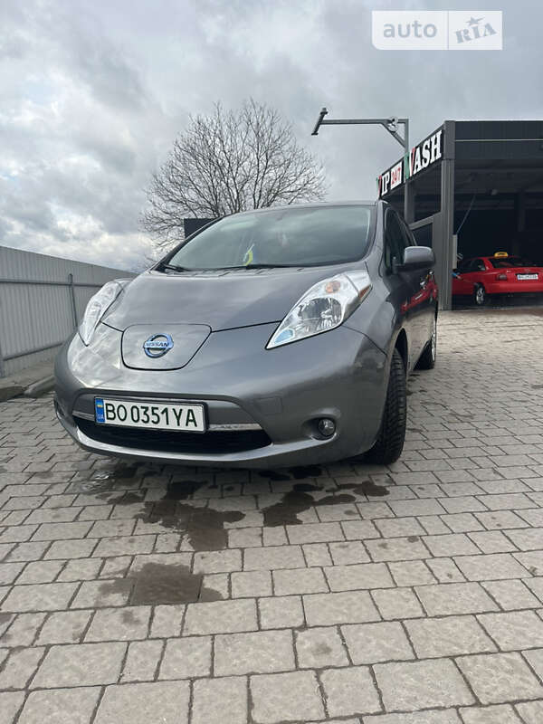 2016 nissan leaf