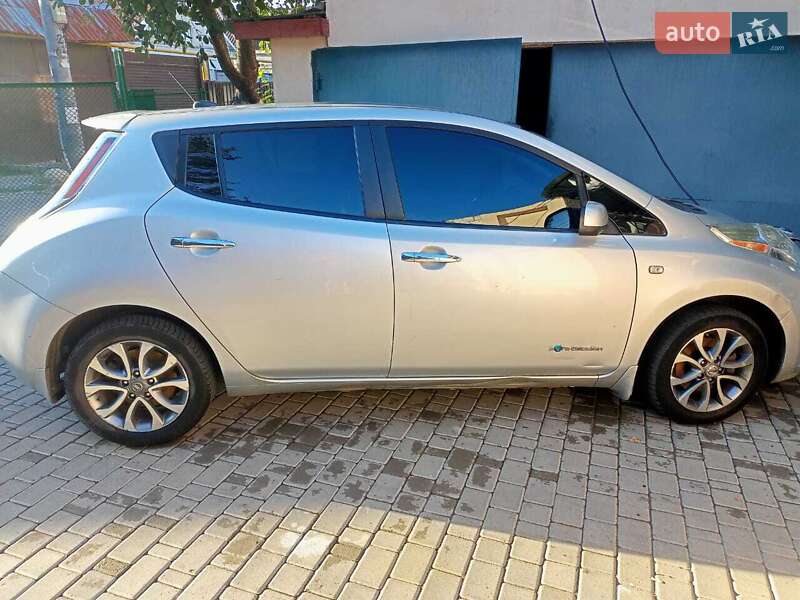 2015 nissan leaf