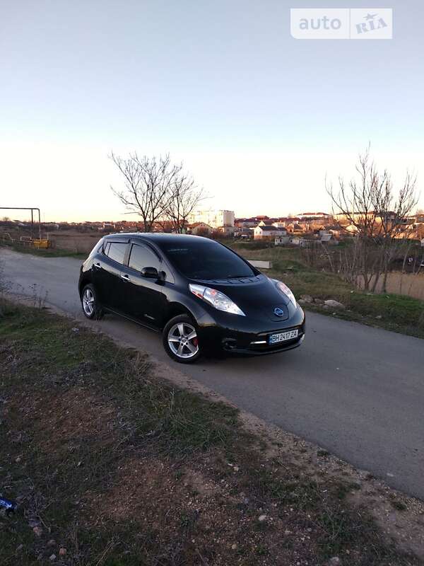 2014 nissan leaf
