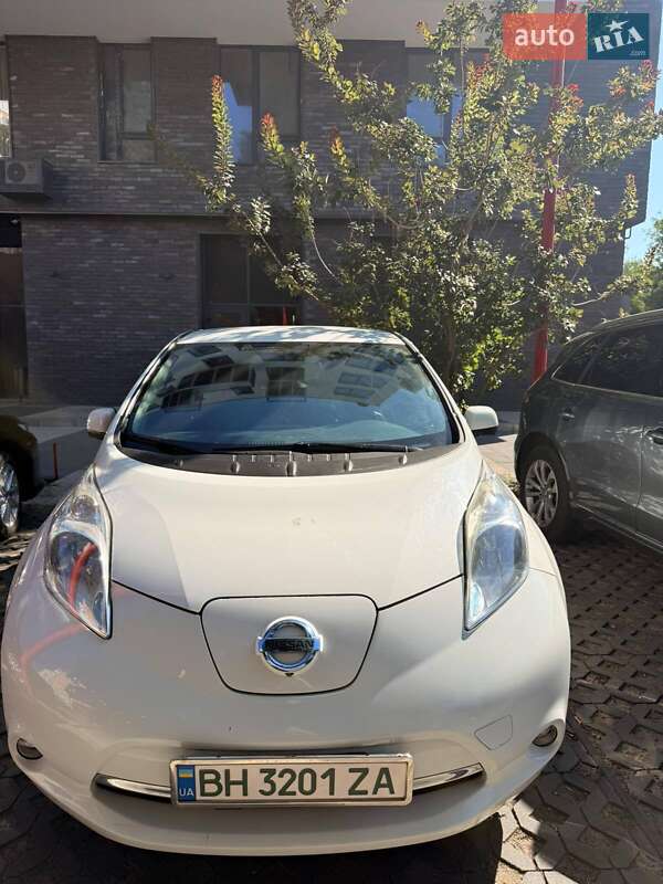 2015 nissan leaf