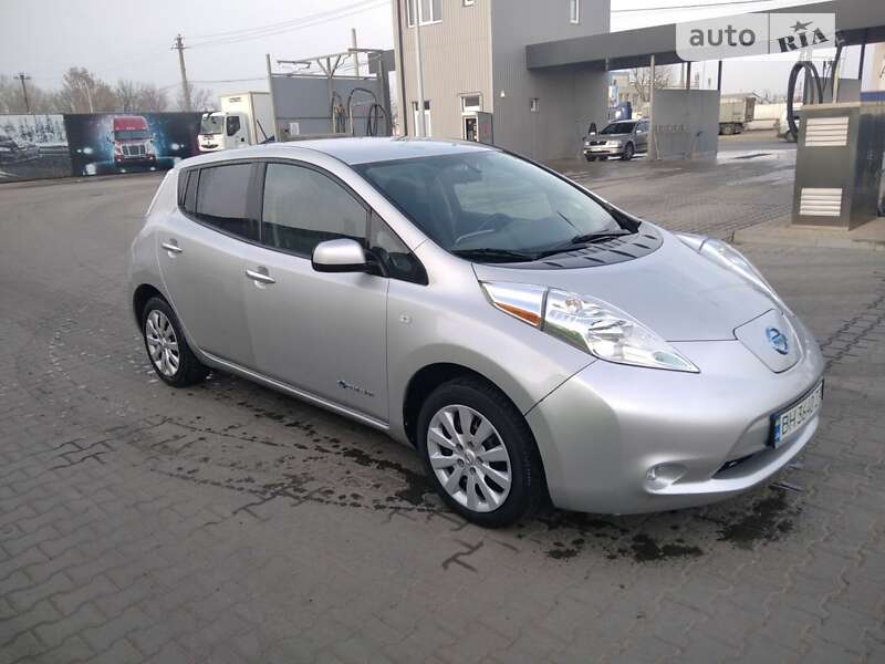 2015 nissan leaf