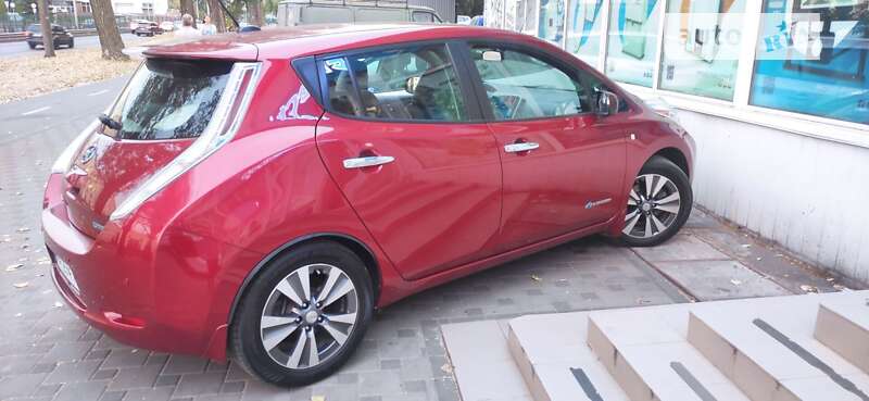 2015 nissan leaf