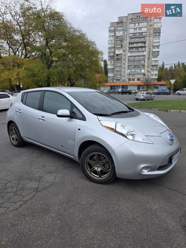 2015 nissan leaf